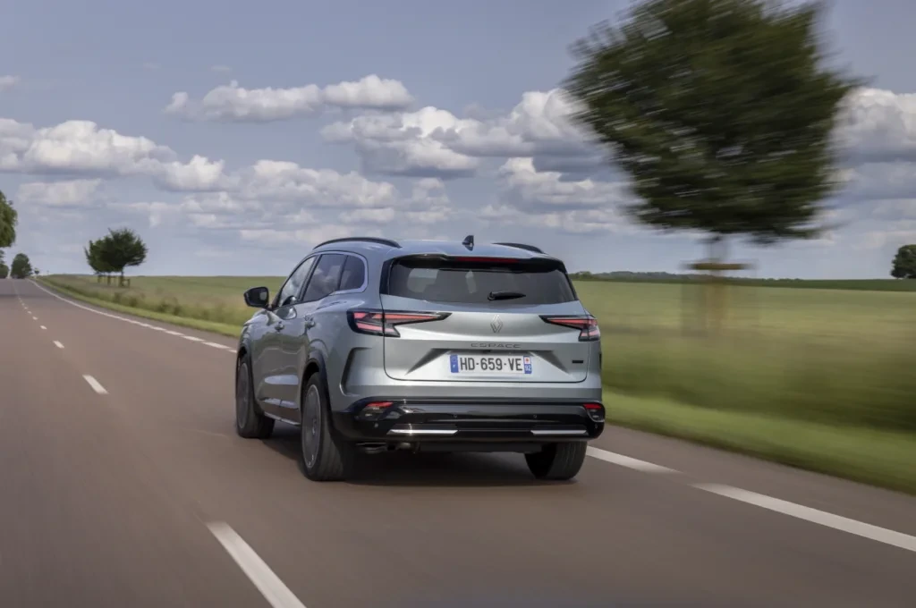 Renault-Espace-full-hybrid-E-Tech-Iconic-Baltic-Blue-Grey-9-1024x680.webp