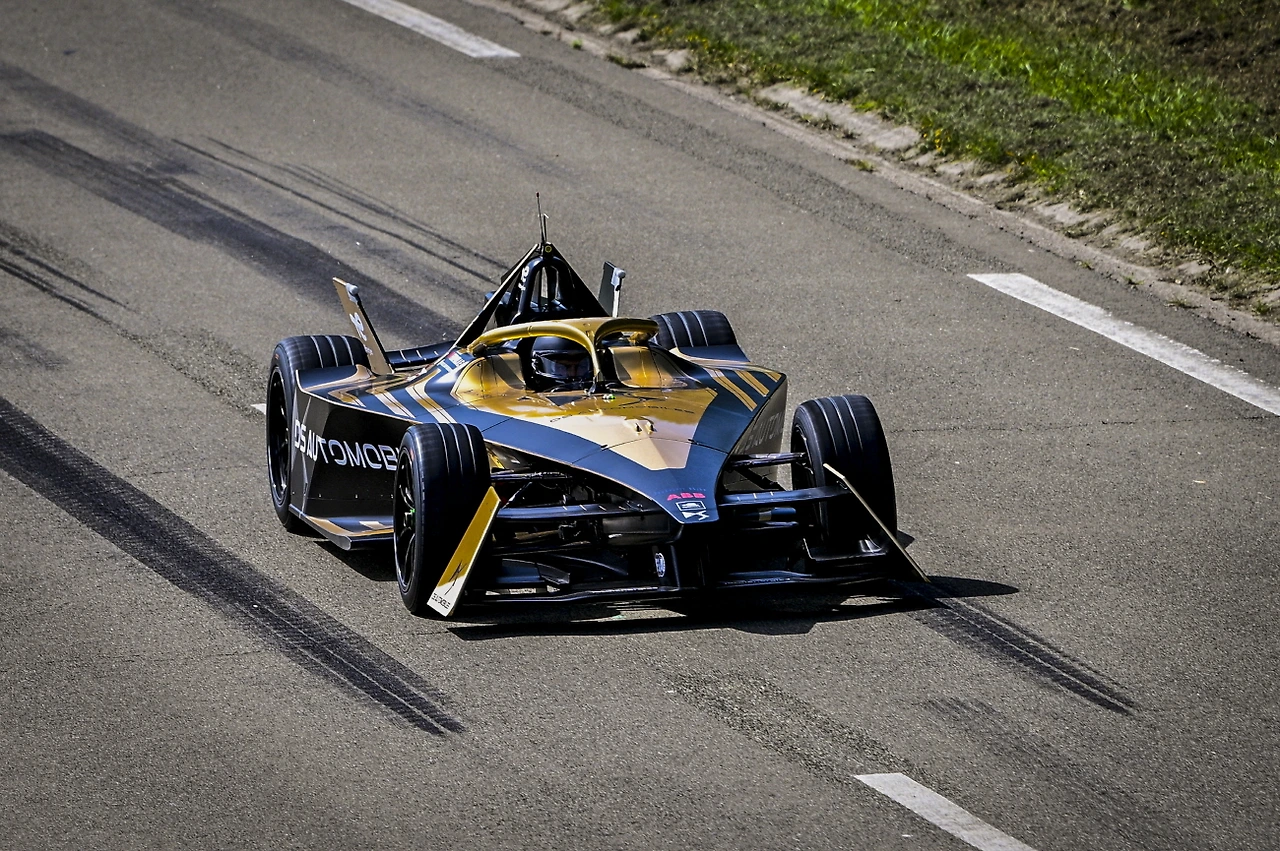ds_automobiles_formula_e_gen3_04_as-63035ac506bf7.jpeg