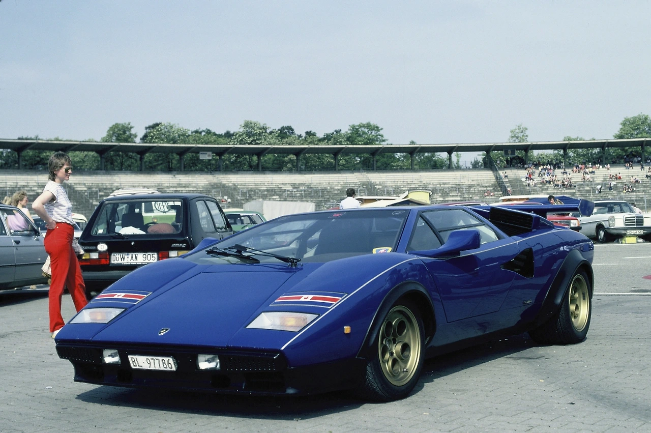 Countach Wolf (1).JPG