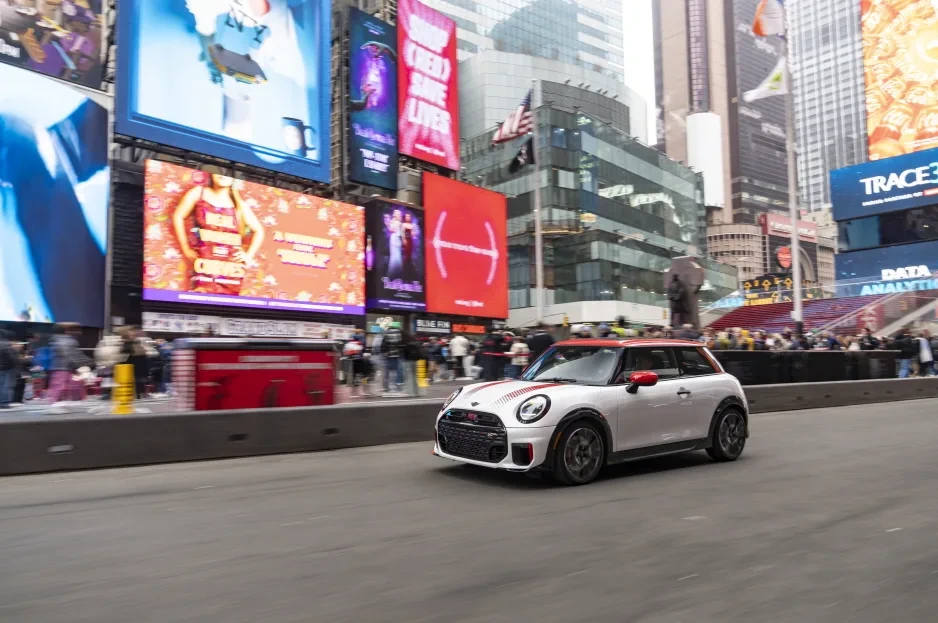 P90595216_highRes_the-mini-john-cooper.webp