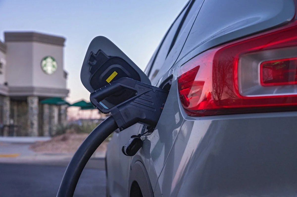 321925_Volvo_Cars_opens_public_EV_fast_charging_network_at_U_S_Starbucks_stores.jpg?type=w1200