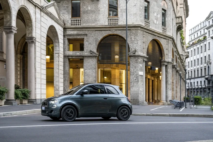 FIAT500eGiorgioArmani.webp