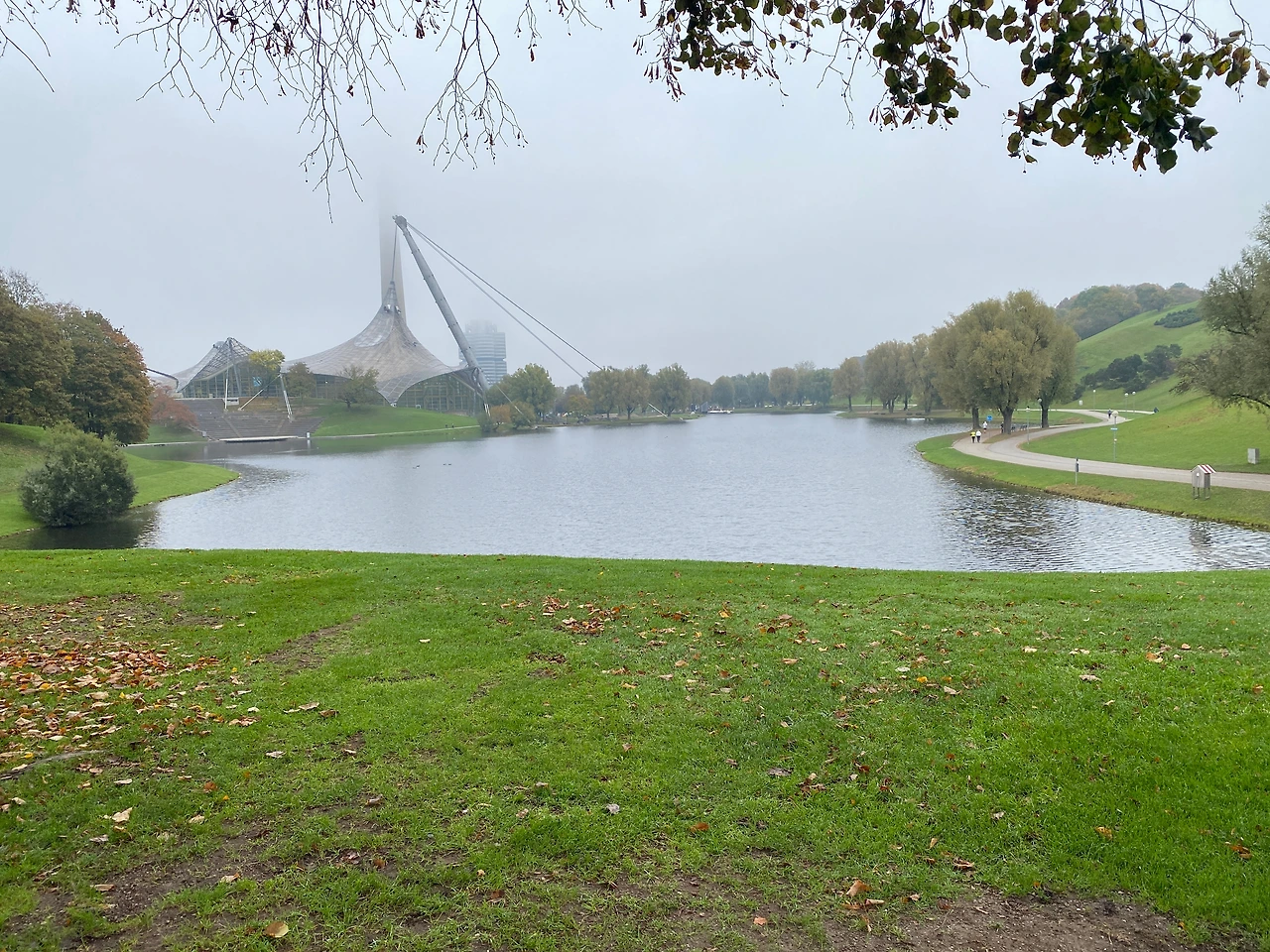 뮌헤 올림픽공원 호수.JPG