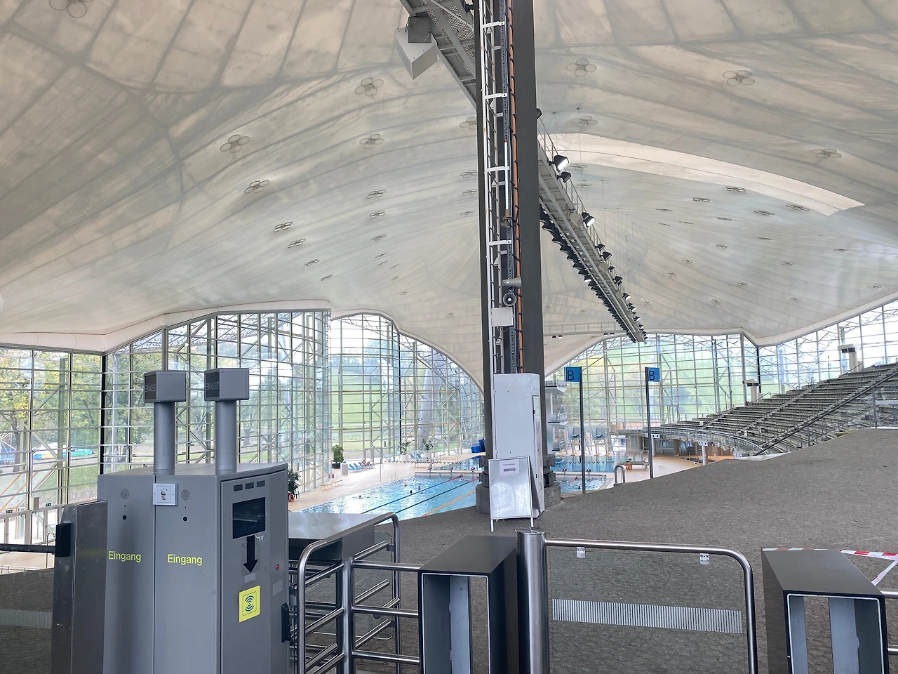 뮌헨 올림픽공원 수영장.JPG