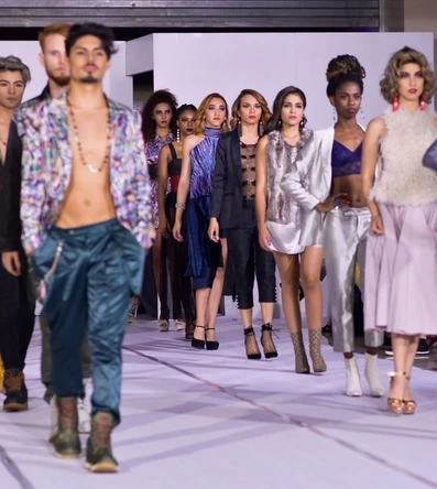 fashion-4922161_1920.jpg&w=397&q=100