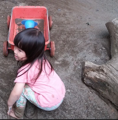 흙이 묻은 아이.PNG