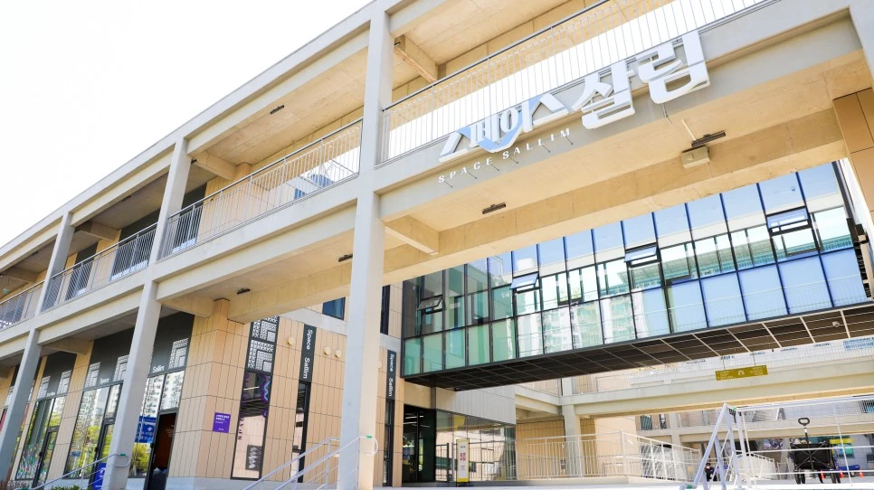 IMG_9869-3.jpg?type=w966