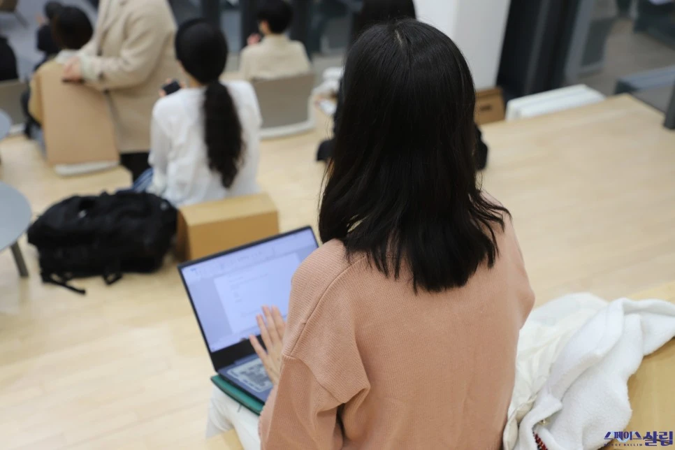 SE-202fb679-465b-48b9-83bf-3b814a52faf1.jpg?typew966