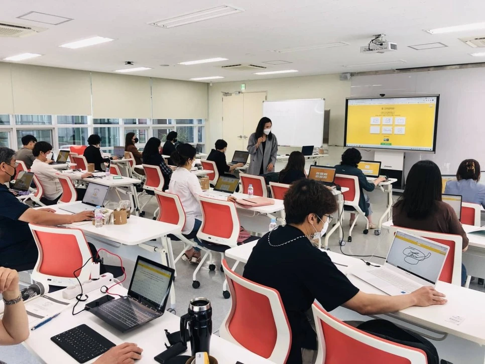 194751188_10157722970156415_7704160889688312520_n.jpg?type=w966