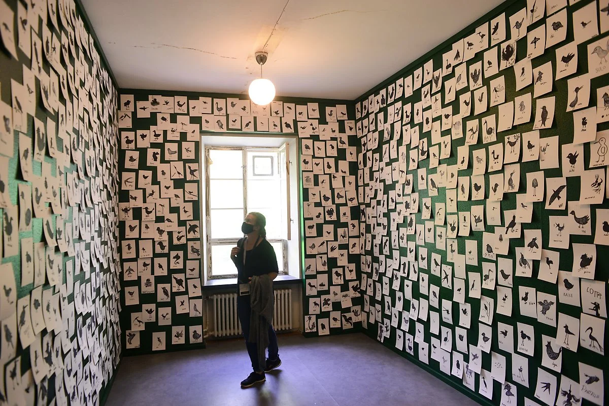 2.Bird_Listener-1%2C_Helsinki_Biennial_2021%2C_HAM_Helsinki_Biennial.jpg?type=w1200