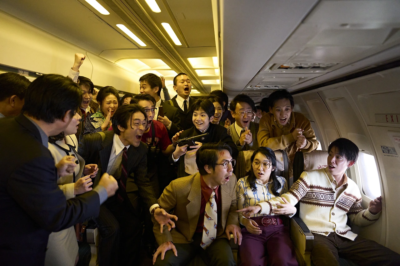 G3yvCUNXsAA35EK?format=jpg&name=4096x4096