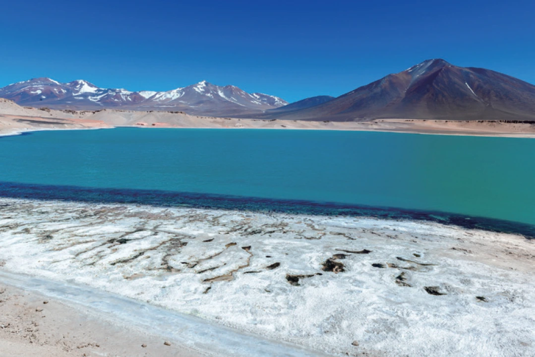 오호스델살라도 호수.PNG