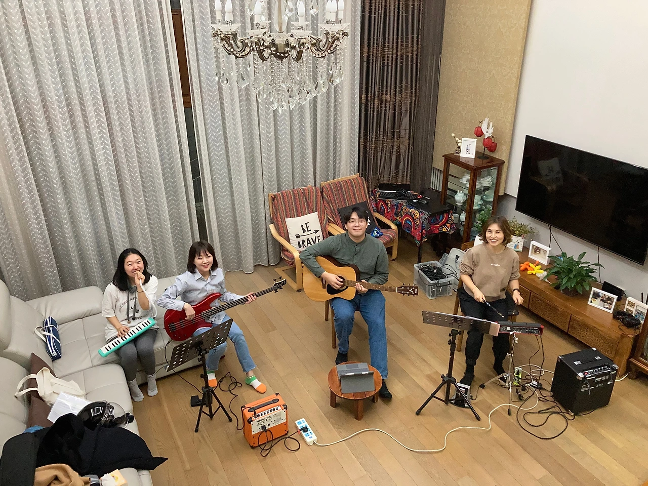 밴드 4.jpeg