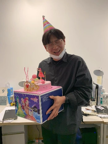 기뻐하는 찐디.jpeg