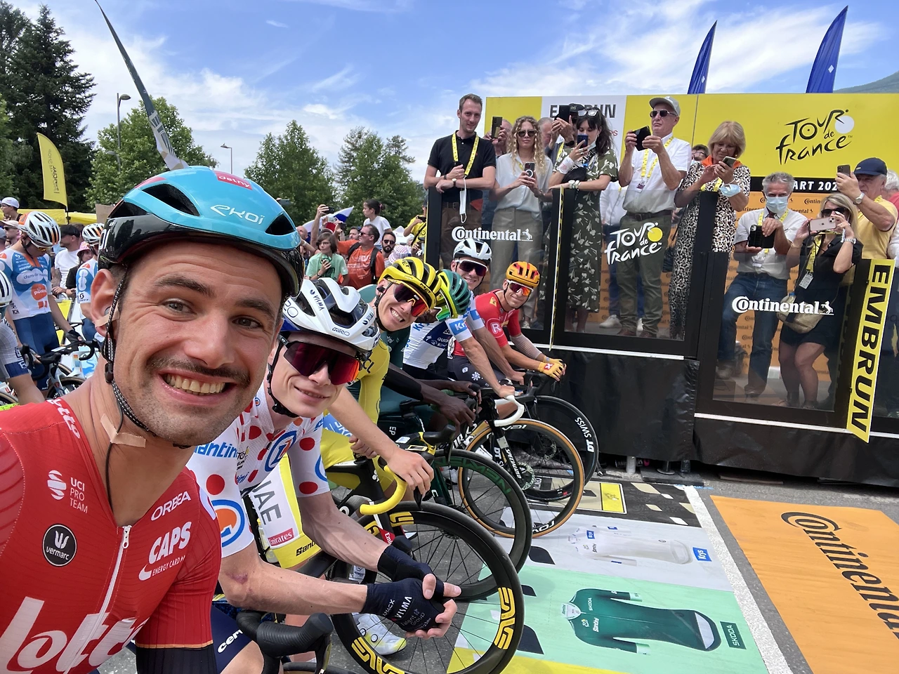 GS187GCWEAAqr8B?format=jpg&name=4096x4096