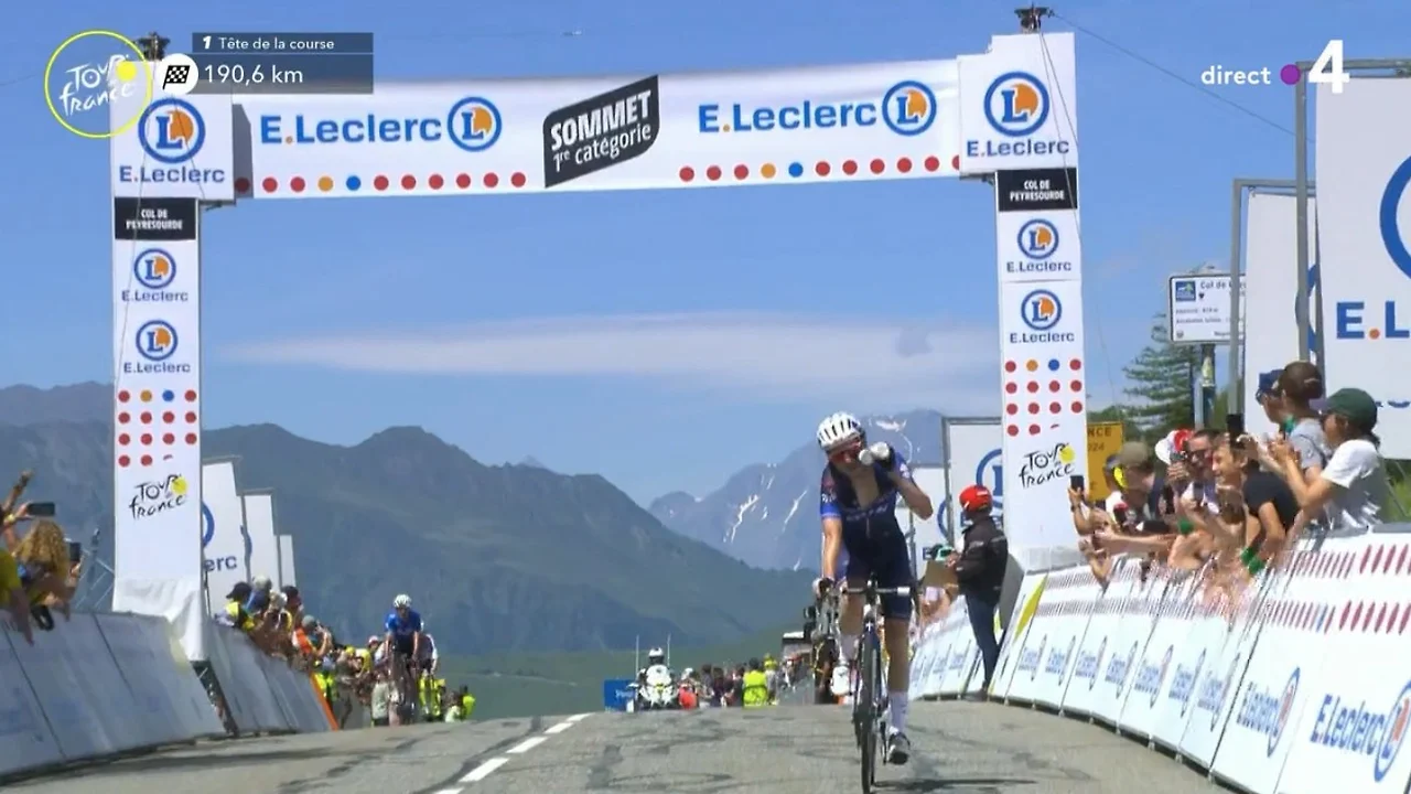 GScPOzYWUAA0hkc?format=jpg&name=large