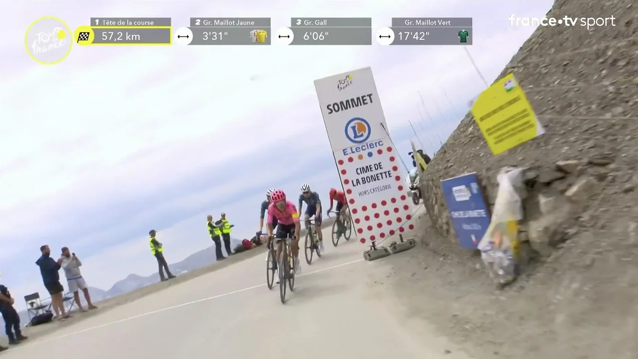 GS2kxCMW0AA-VDK?format=jpg&name=large