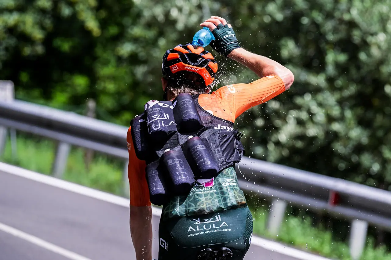 GRPb4pHWgAA03mg?format=jpg&name=4096x4096