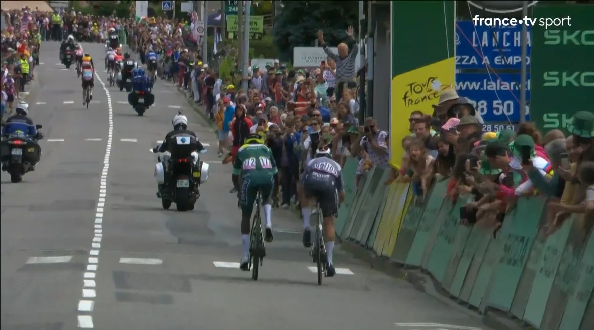 GSXnFtQXoAAHOhN?format=jpg&name=medium