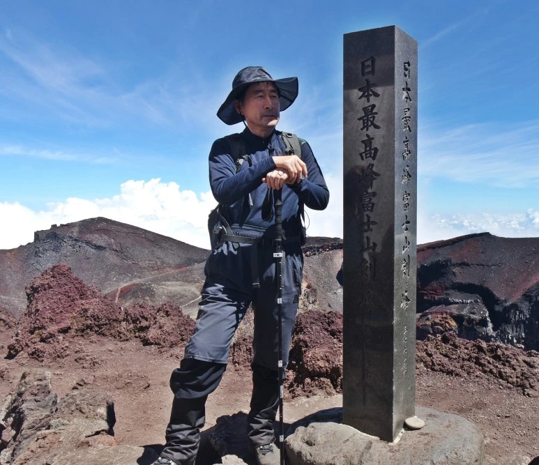 4_%EC%A0%95%EC%83%81_(9)_%ED%95%B4%EB%B0%9C_3,776m_%ED%91%9C%EC%A7%80%EB%B4%89.JPG?type=w773