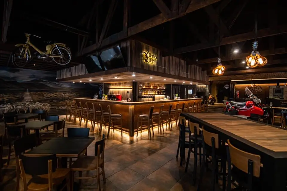 245597314_106807581786932_2661388570490655179_n.jpg?_nc_cat=111&ccb=1-7&_nc_sid=cc71e4&_nc_ohc=n49ympGTSNwQ7kNvgH1vw59&_nc_ht=scontent-ssn1-1.xx&oh=00_AYDiM27edZjsC9Q-xxuCgHz6MXVu2JQ0jDo8xAduW4shpw&oe=66CF24FA