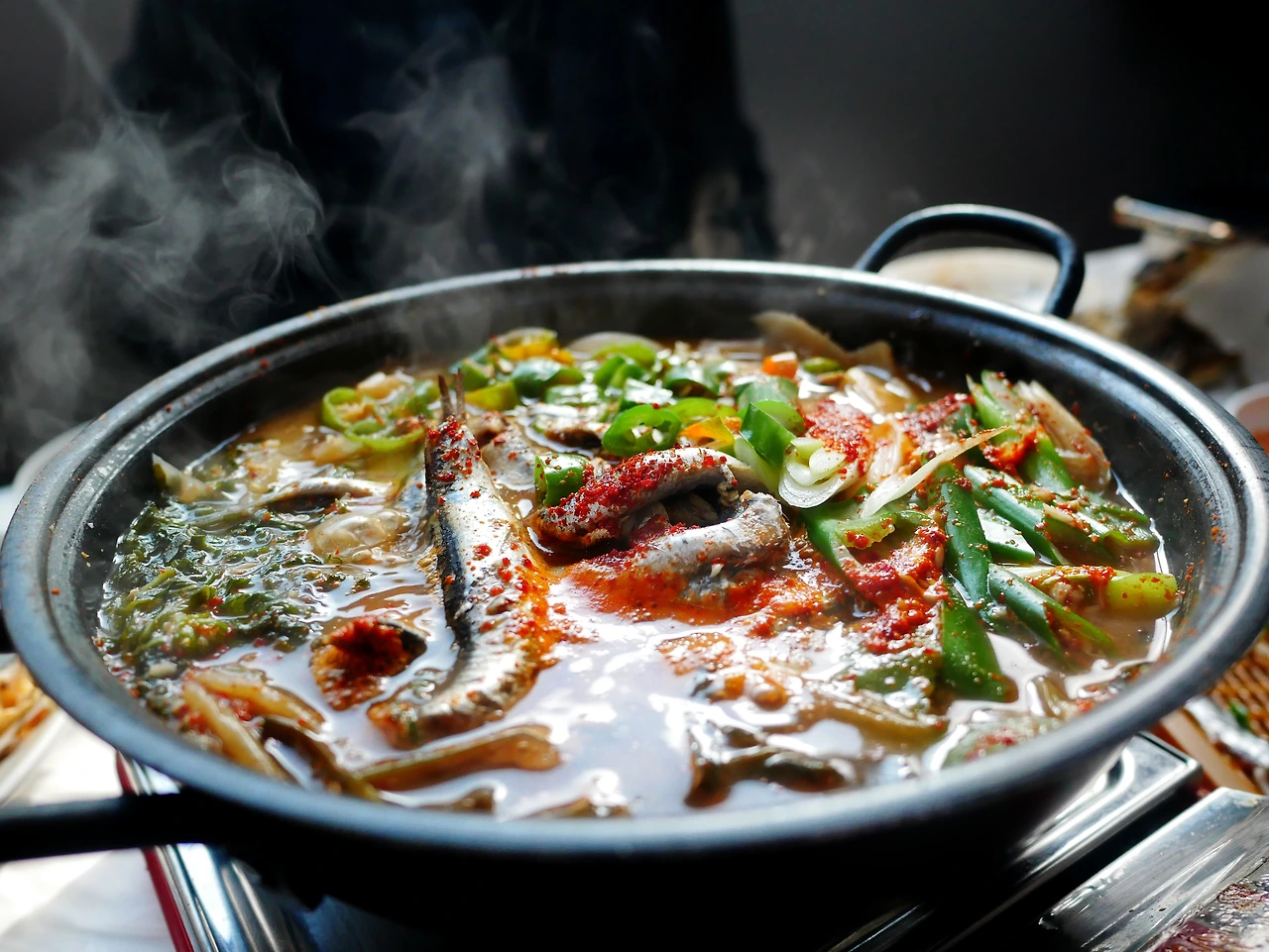 남해 미조항 가산식당 멸치찌개.JPG