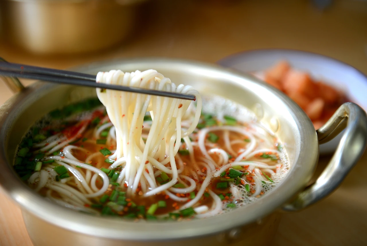 제주 춘자 멸치 국수.JPG