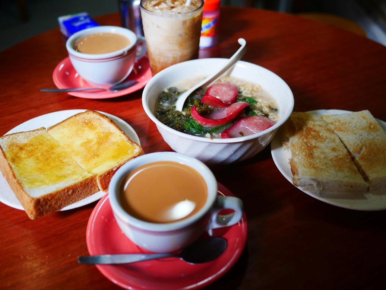 홍콩의 얌차 토스트.JPG