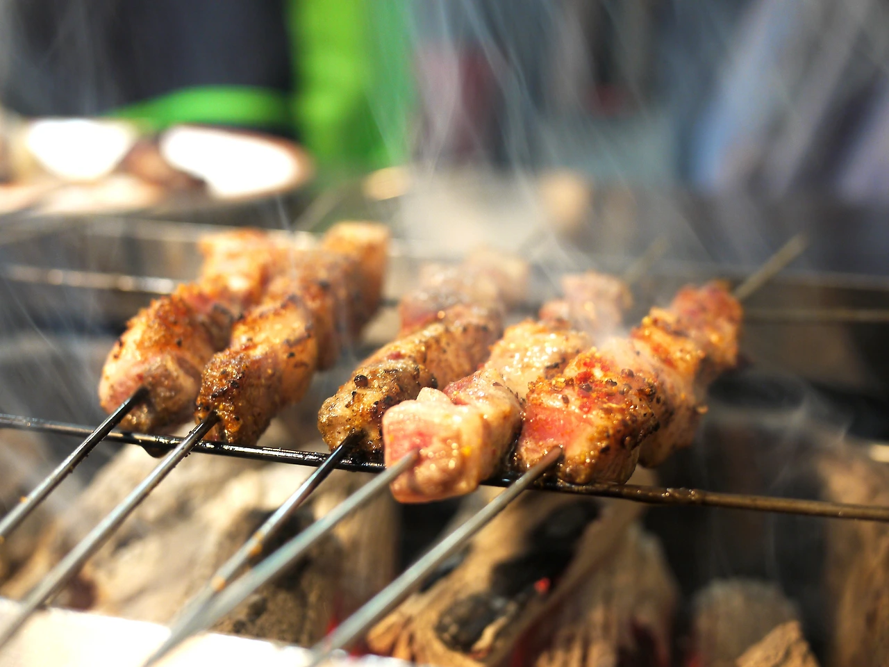 양꼬치는 한국에서 가장 자주 접하는 양고기 요리방식이다.JPG