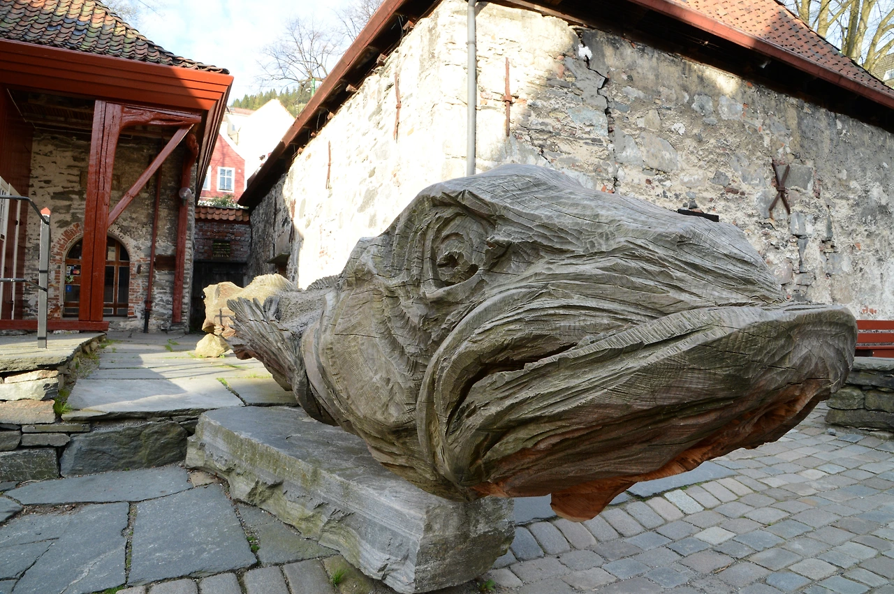 노르웨이 베르겐의 대구 조각상.JPG