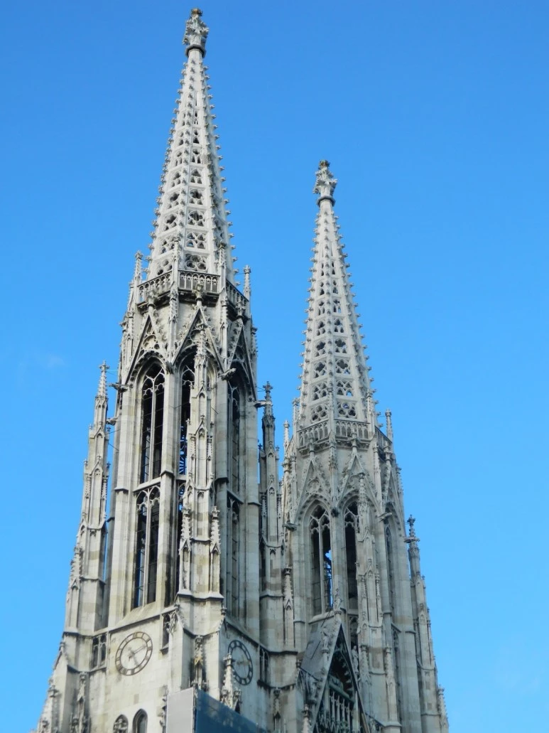 tower_church_vienna_the_sky_cross_the_roof_of_the_architecture_front-1049799.jpgd.jpeg
