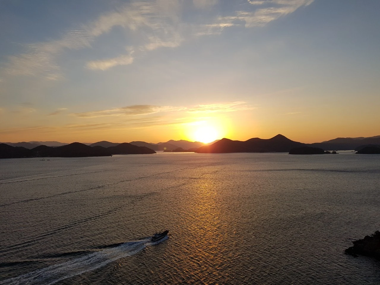 8_d3bUd018svc1a3kqyb53jn4v_q1zrk1.jpg?type=e1920_std