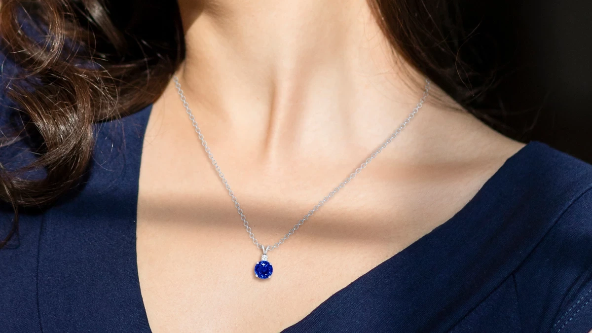 sapphire-pendant-necklaces-a-gorgeous-gift-for-someone-special-featured-image.webp