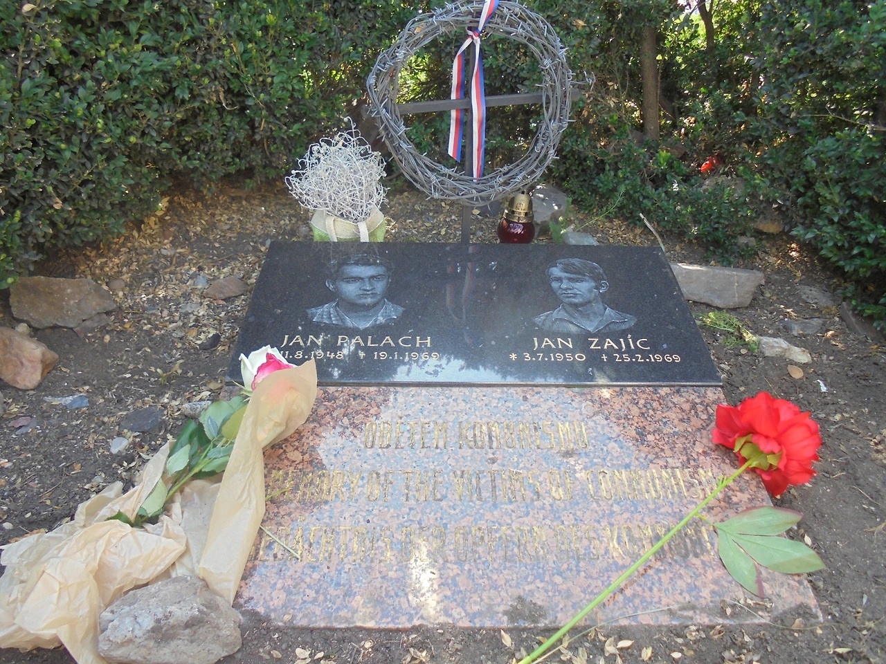 20170801 40일간 유럽15개국 여행 체코 프라하(바츨라프광장,신시가광장,천문시계,구시가광장,카를교,존레논의 벽,프라하성 내 대통령궁,비타 대성당,구황궁,이르지 수도원,황금 소로) (22).JPG