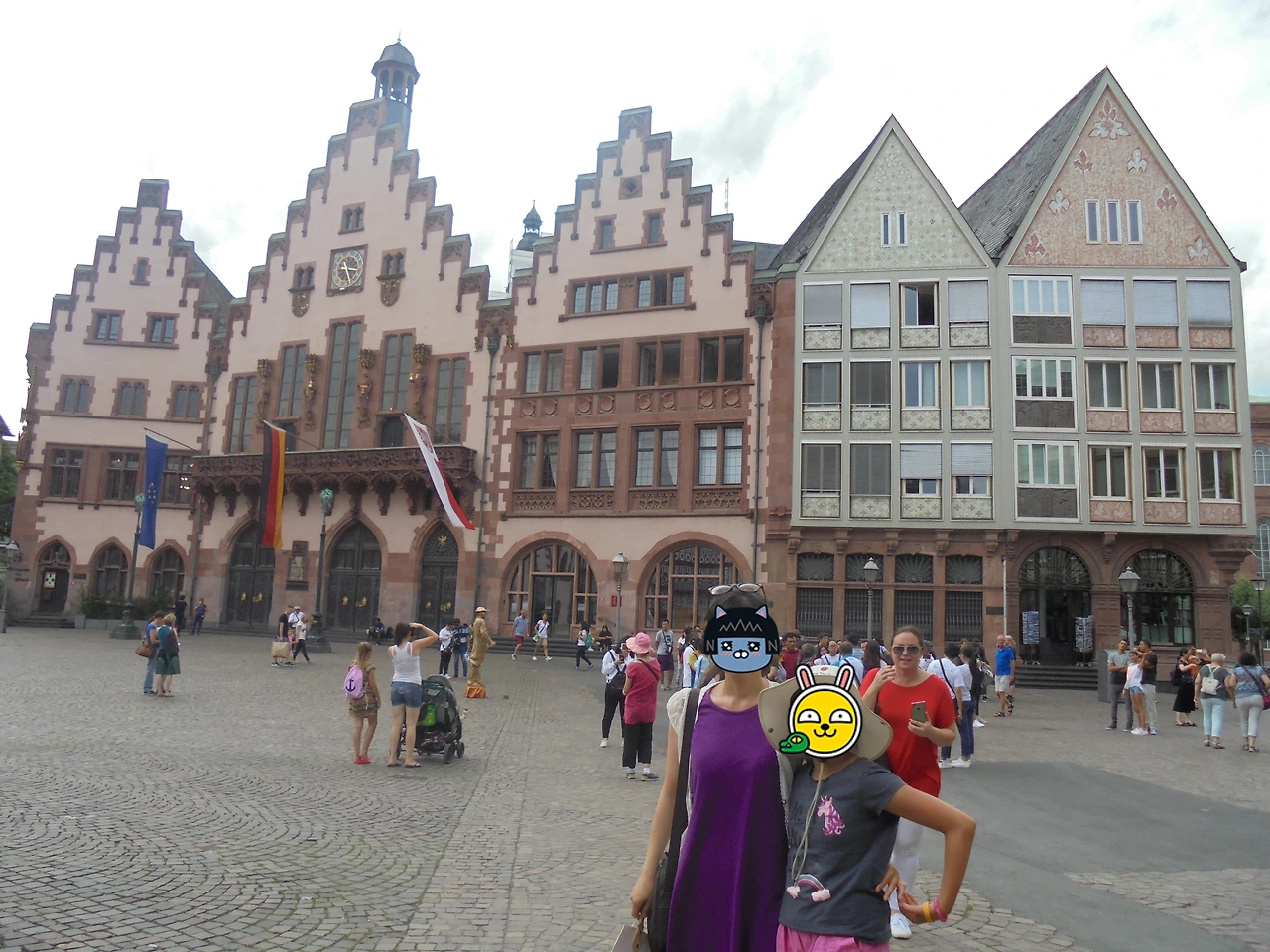 20170802 40일간 유럽15개국 여행 체코 프라하를 떠나 프랑크푸르트(Romer광장, 재래시장, Eiserner 다리, 성 바돌로매 성당) (24).JPG