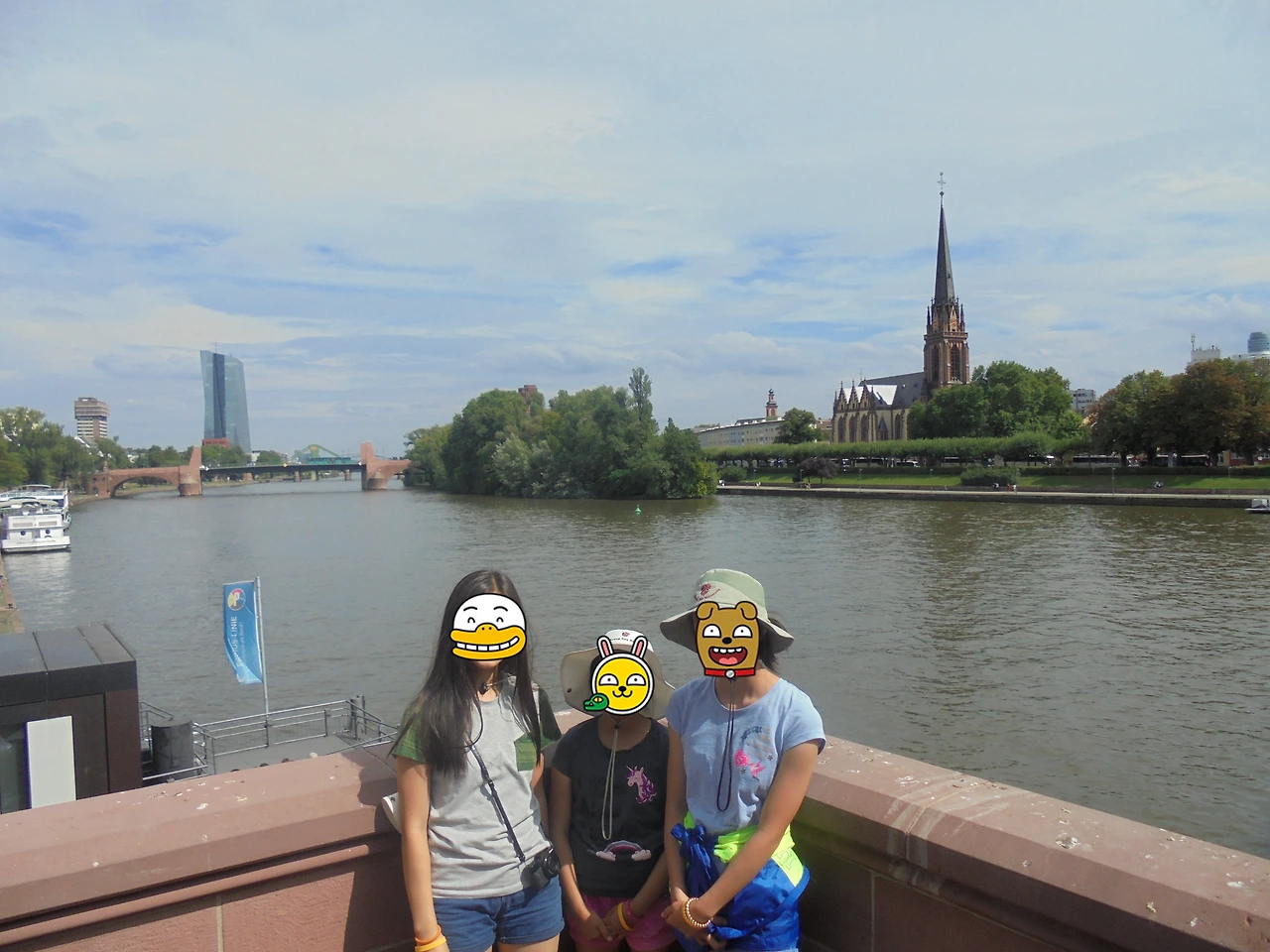 20170802 40일간 유럽15개국 여행 체코 프라하를 떠나 프랑크푸르트(Romer광장, 재래시장, Eiserner 다리, 성 바돌로매 성당) (45).JPG