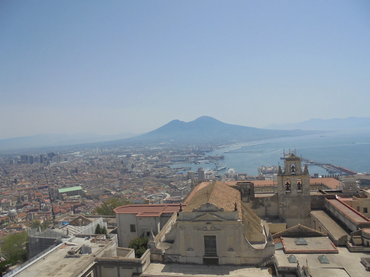 20170722 40일간 유럽15개국 여행 나폴리의 Sant'Elmo 성, Vittoria 광장, Ovo성, Plebiscito 광장, Royal Palace of Naples과 성당, San Carlo 극장, Nuovo성 (61).JPG