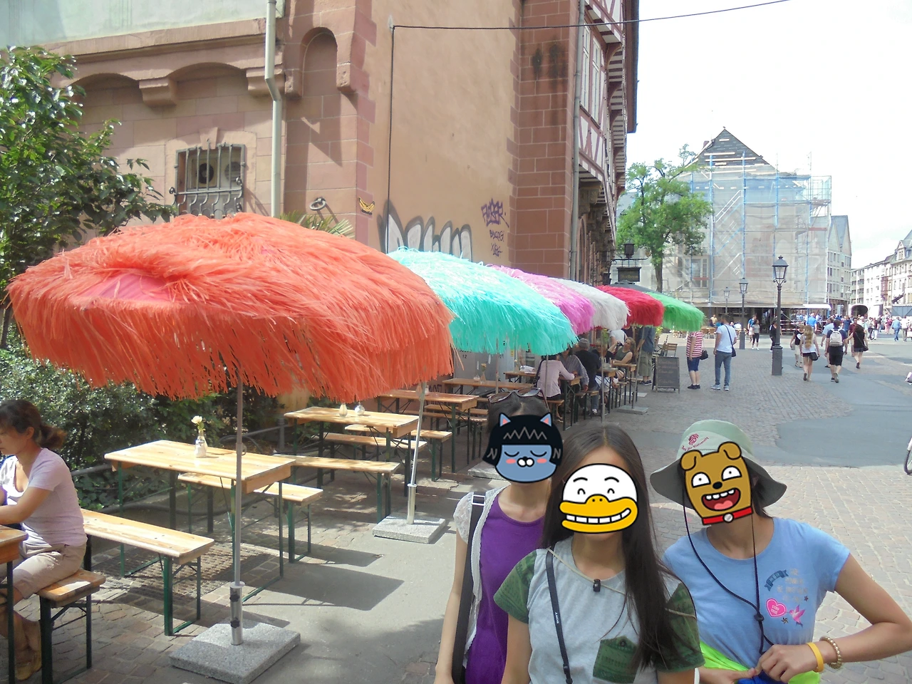 20170802 40일간 유럽15개국 여행 체코 프라하를 떠나 프랑크푸르트(Romer광장, 재래시장, Eiserner 다리, 성 바돌로매 성당) (36).JPG