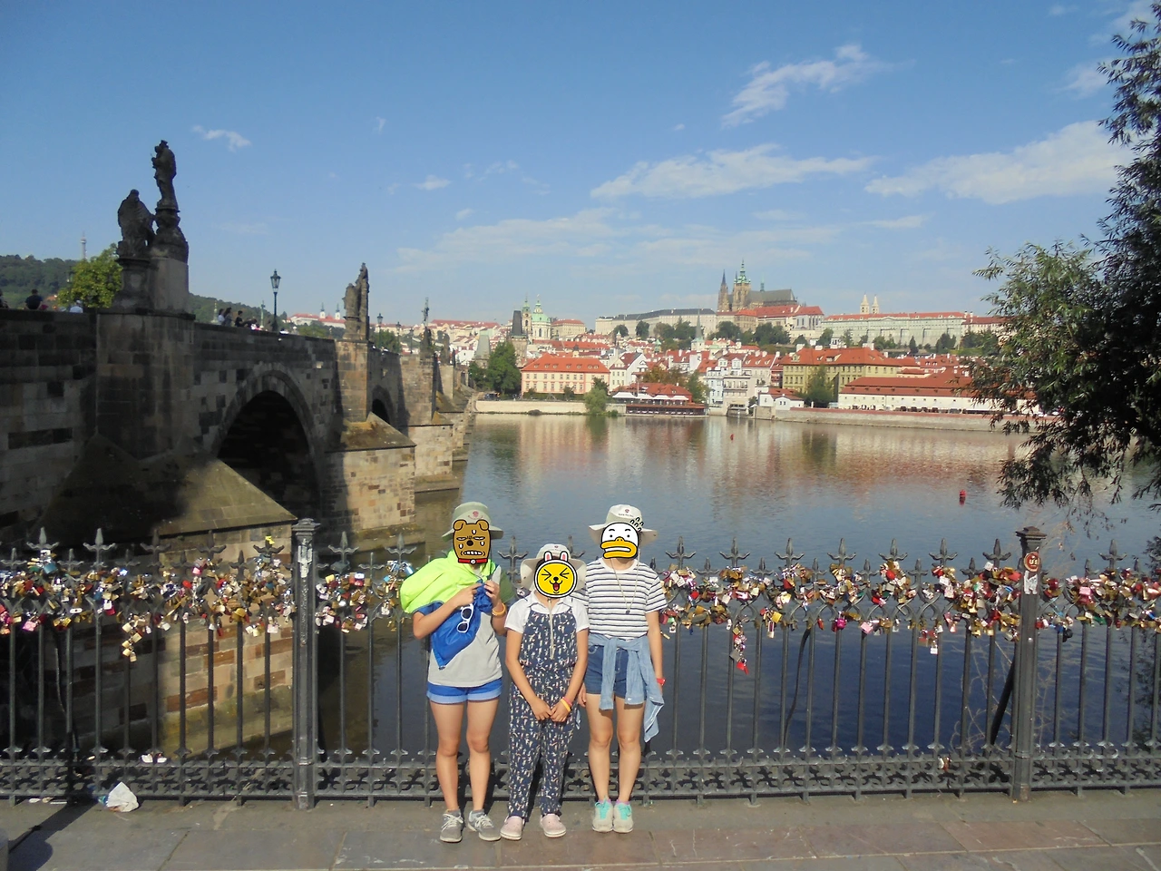 20170801 40일간 유럽15개국 여행 체코 프라하(바츨라프광장,신시가광장,천문시계,구시가광장,카를교,존레논의 벽,프라하성 내 대통령궁,비타 대성당,구황궁,이르지 수도원,황금 소로) (8).JPG