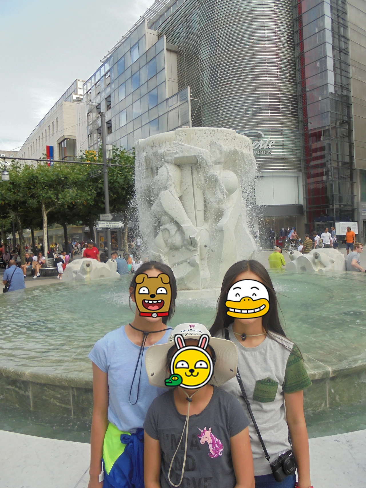 20170802 40일간 유럽15개국 여행 체코 프라하를 떠나 프랑크푸르트(Romer광장, 재래시장, Eiserner 다리, 성 바돌로매 성당) (100).JPG