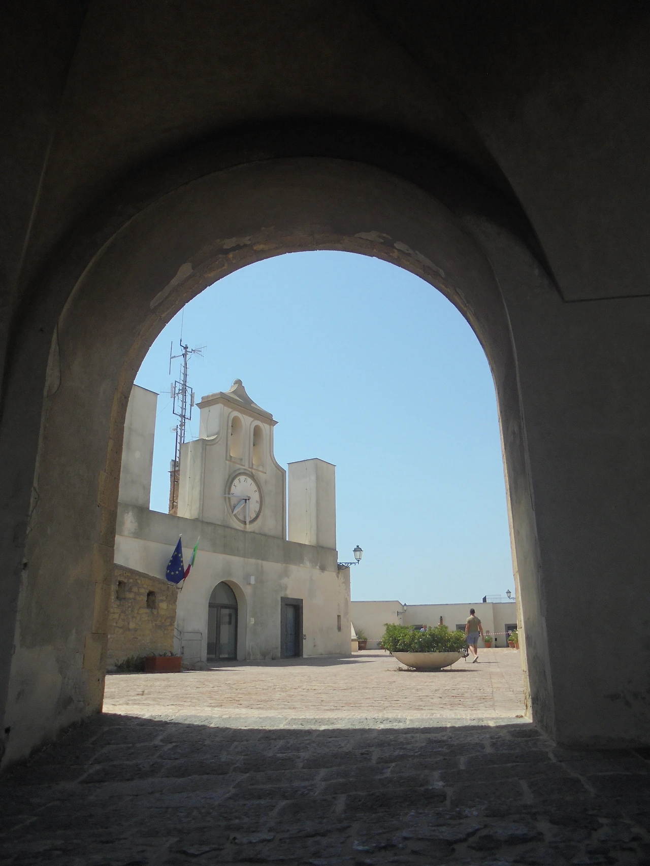 20170722 40일간 유럽15개국 여행 나폴리의 Sant'Elmo 성, Vittoria 광장, Ovo성, Plebiscito 광장, Royal Palace of Naples과 성당, San Carlo 극장, Nuovo성 (62).JPG