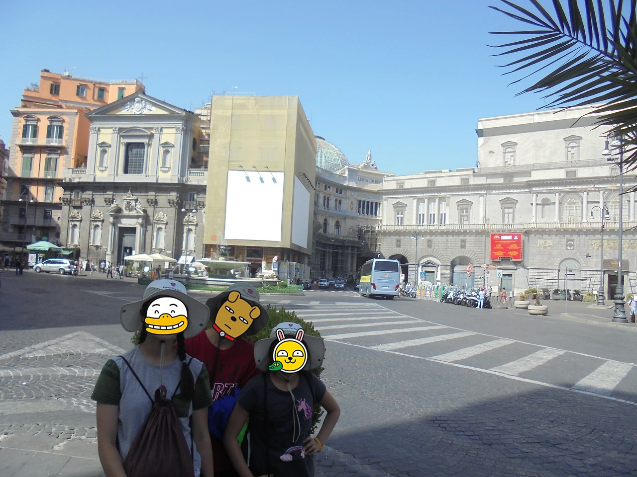 20170722 40일간 유럽15개국 여행 나폴리의 Sant'Elmo 성, Vittoria 광장, Ovo성, Plebiscito 광장, Royal Palace of Naples과 성당, San Carlo 극장, Nuovo성 (206).JPG