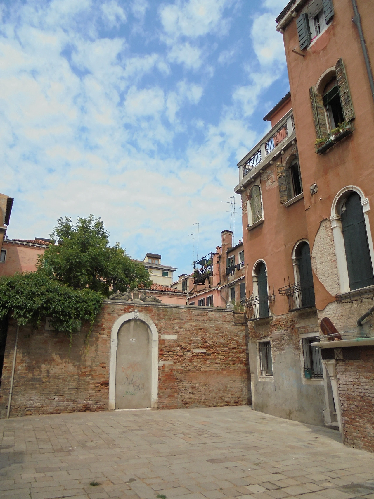 20170724 40일간 유럽15개국 여행 베니스 Chiesa Dei Gesuiti, 산티 조반니에 파올로 성당, 리알토 다리, 카날 그란데, 산마르코 대성당&광장, 두칼레궁전 (34).JPG