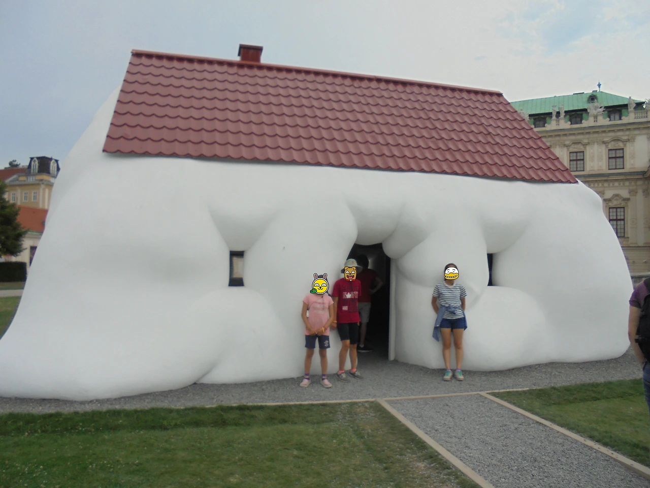 20170730 40일간 유럽15개국 여행 오스트리아 비엔나(현대미술관,슈테판대성당,Hofburg궁전,시청,의회,Albertina,오페라극장,벨베데레궁전,쇤브룬궁전) (197).JPG