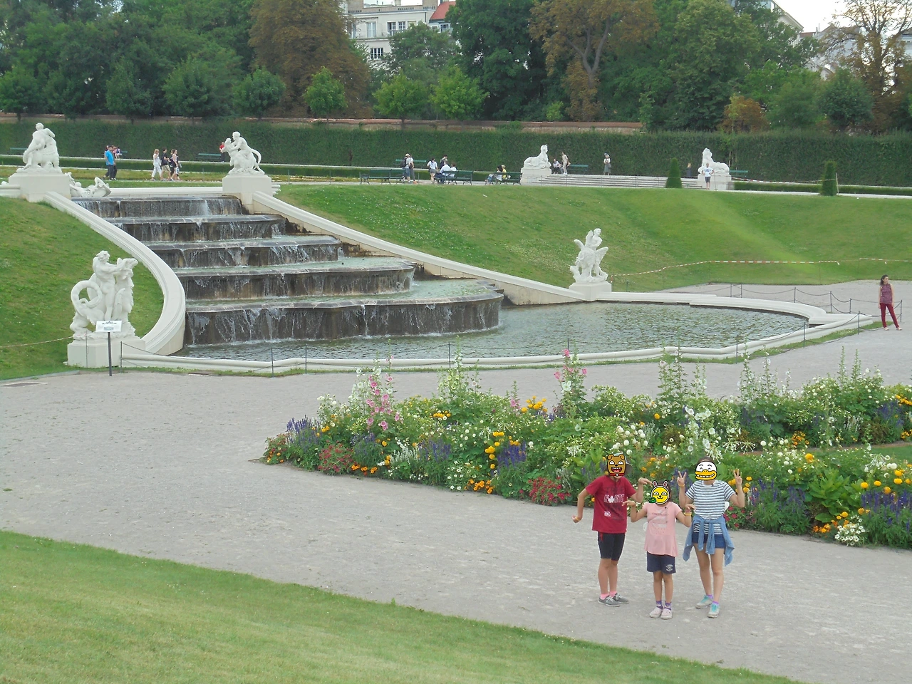 20170730 40일간 유럽15개국 여행 오스트리아 비엔나(현대미술관,슈테판대성당,Hofburg궁전,시청,의회,Albertina,오페라극장,벨베데레궁전,쇤브룬궁전) (250).JPG