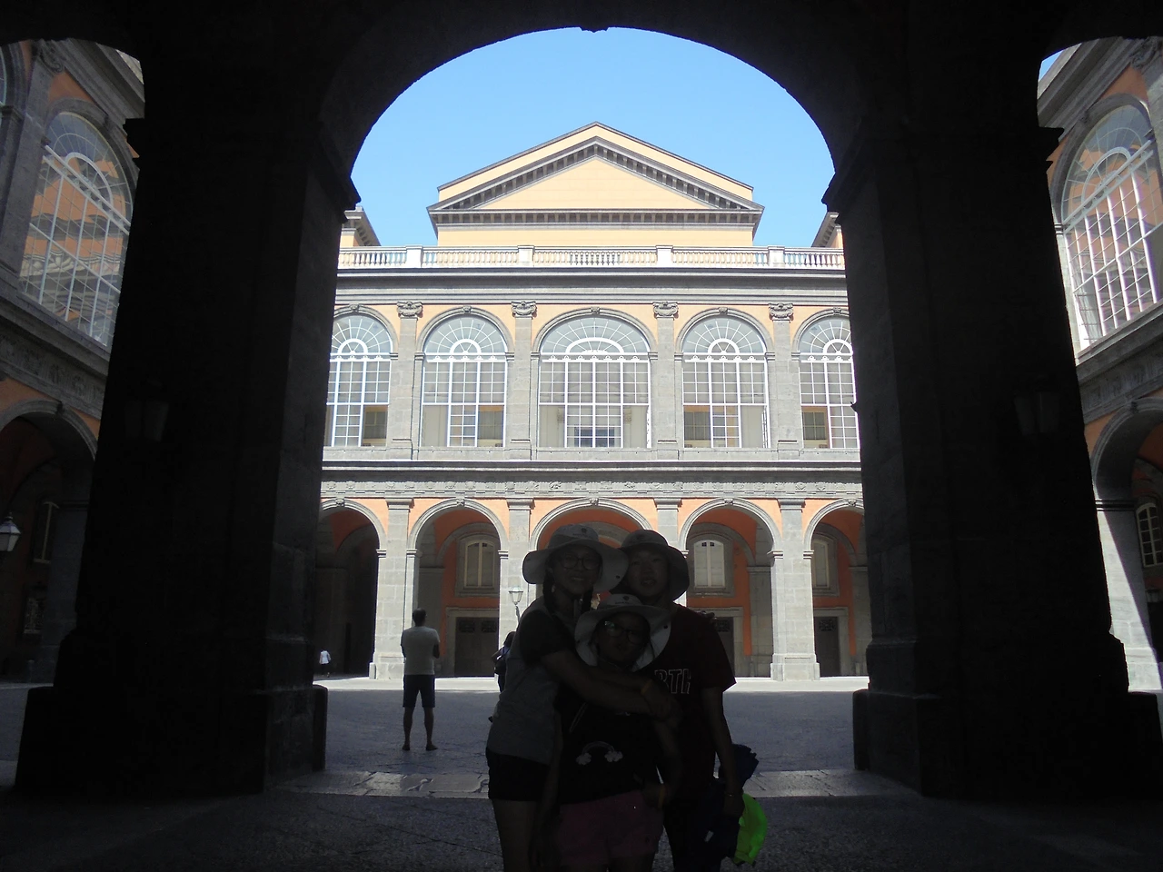 20170722 40일간 유럽15개국 여행 나폴리의 Sant'Elmo 성, Vittoria 광장, Ovo성, Plebiscito 광장, Royal Palace of Naples과 성당, San Carlo 극장, Nuovo성 (196).JPG