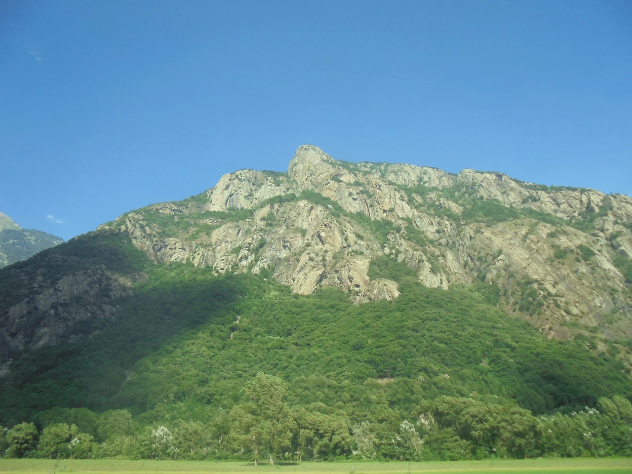 20170712 40일간 유럽15개국 여행 에제, 에제해변, 모나코, 스위스로 이동 (231).JPG