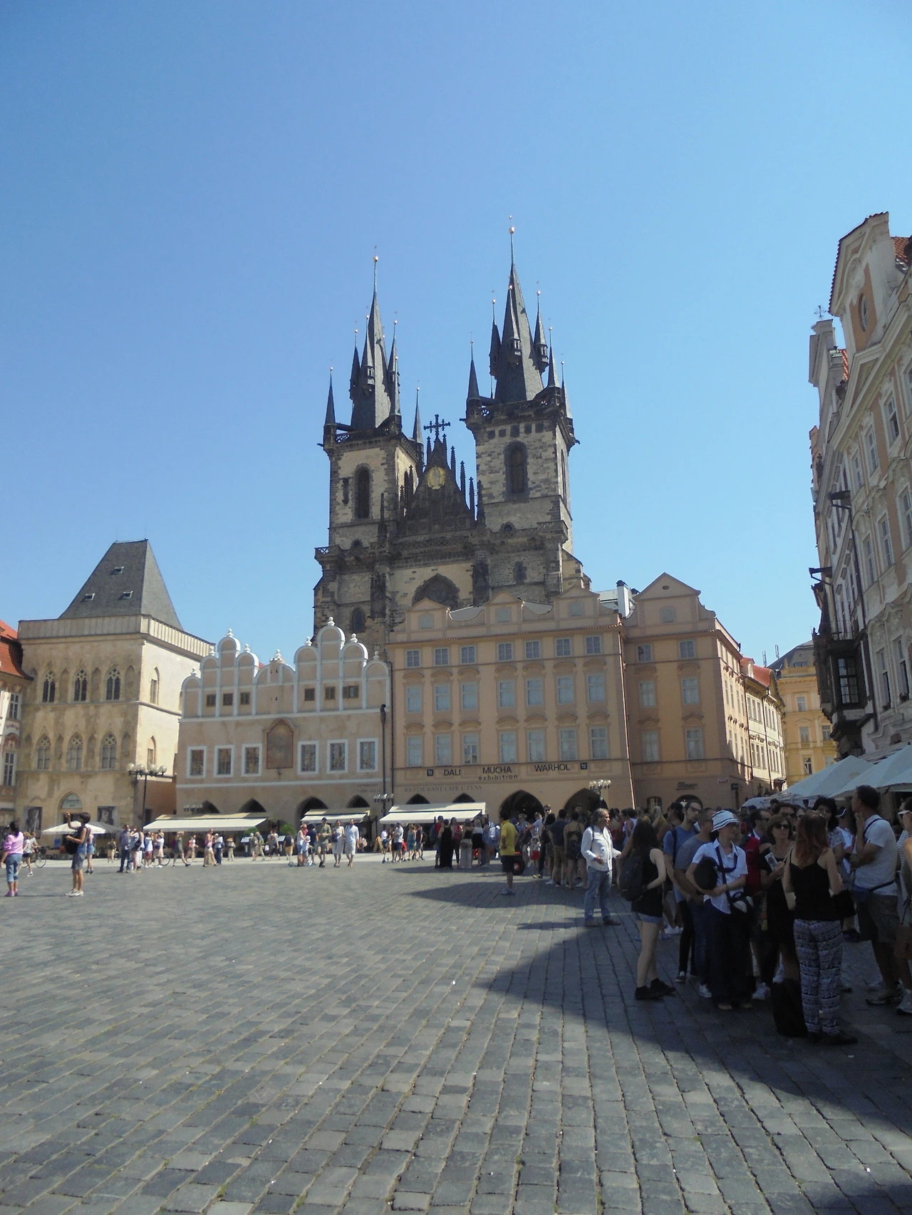 20170801 40일간 유럽15개국 여행 체코 프라하(바츨라프광장,신시가광장,천문시계,구시가광장,카를교,존레논의 벽,프라하성 내 대통령궁,비타 대성당,구황궁,이르지 수도원,황금 소로) (45).JPG