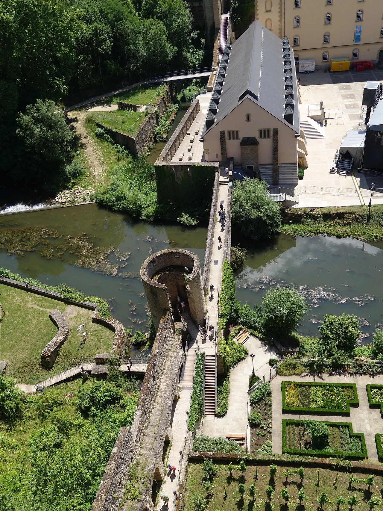 20170704 40일간 유럽15개국 여행 뤽상부르 거쳐 파리 (63).JPG