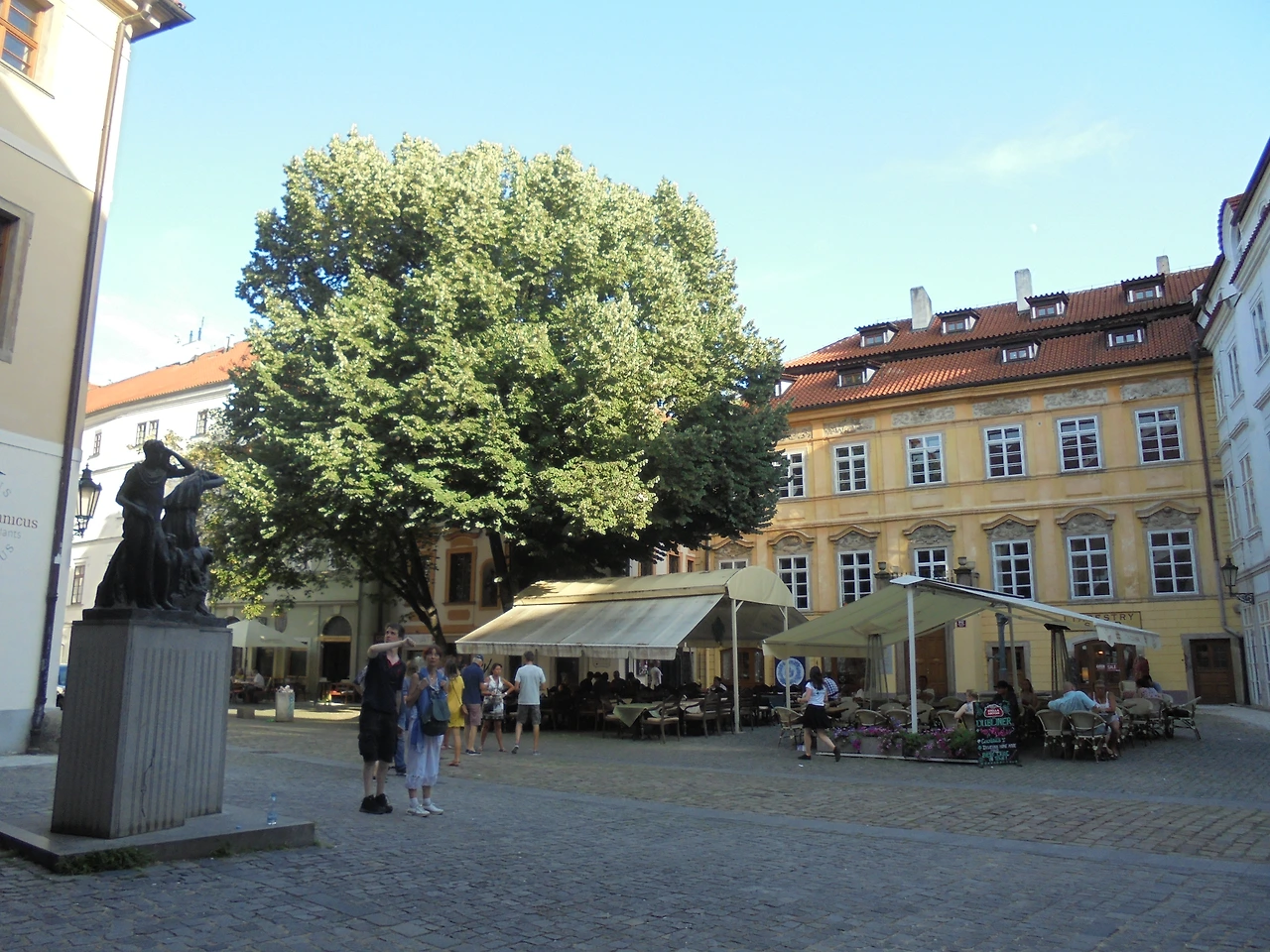 20170731 40일간 유럽15개국 여행 비앤나에서 체코 프라하로 이동(콜코브나 첼리체에서 꼴레뇨 먹기) (74).JPG